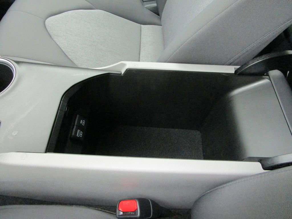 Used 2022 Toyota Camry LE image 35
