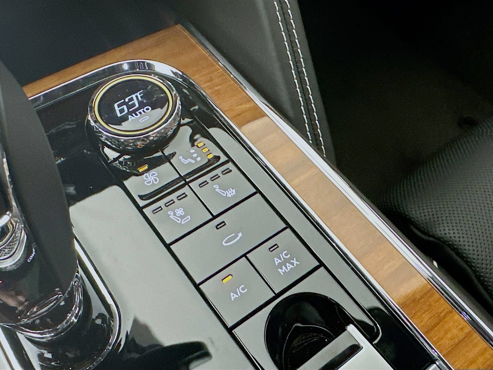 Used 2022 Bentley Flying Spur V8 AWD/4WD image 63
