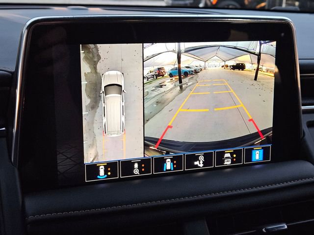 Used 2024 GMC Yukon AT4 w/ Technology Package image 16