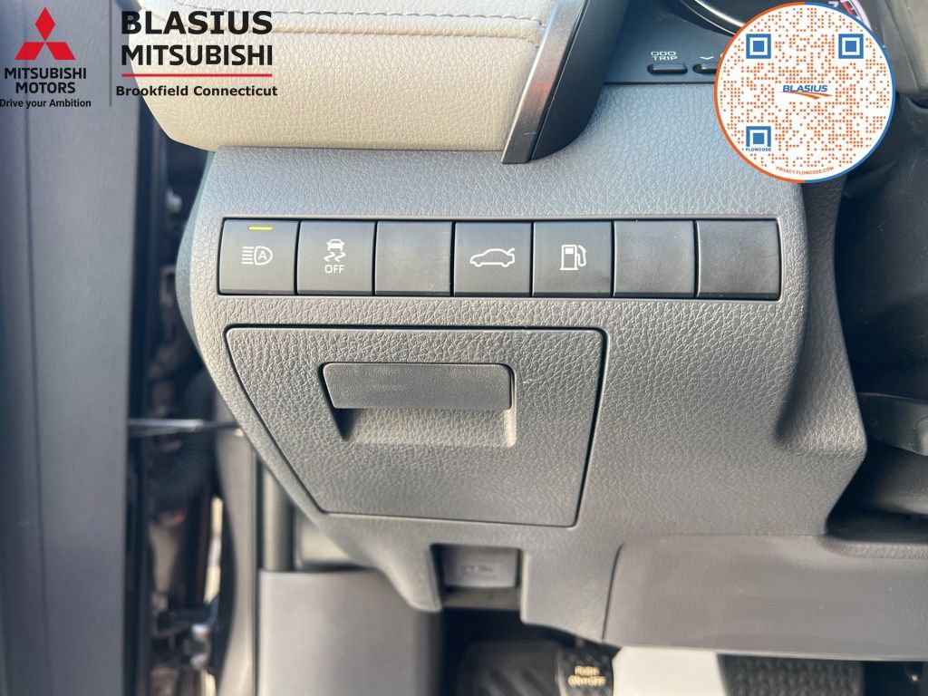 Used 2018 Toyota Camry LE FWD image 24