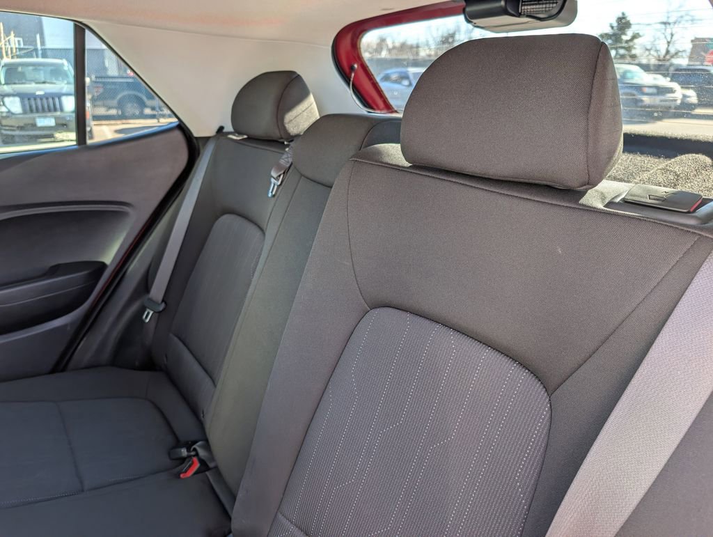 Used 2021 Hyundai Venue SE image 13