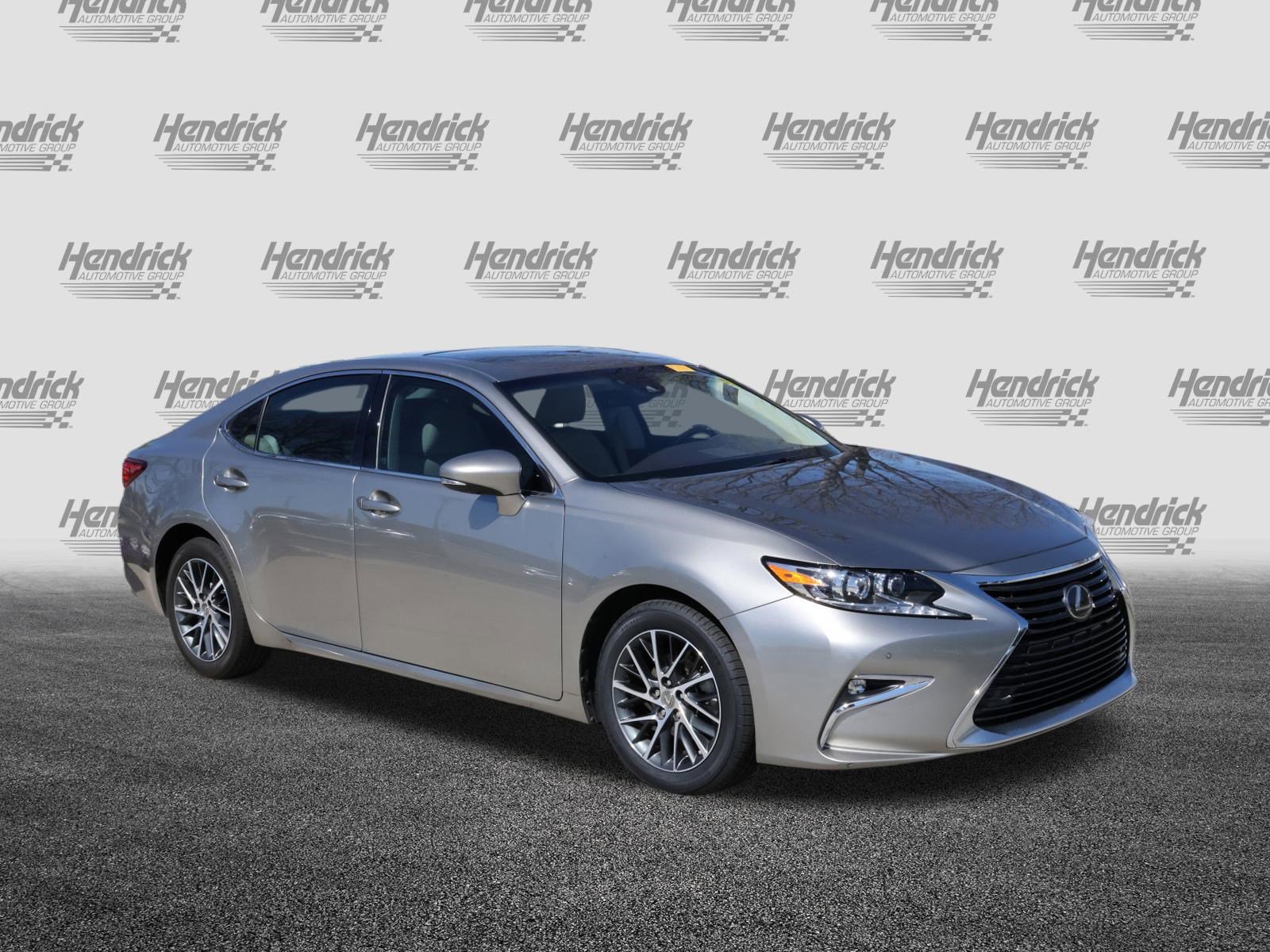 Used 2018 Lexus ES 350 350 w/ Luxury Package w/Wood Trim image 2
