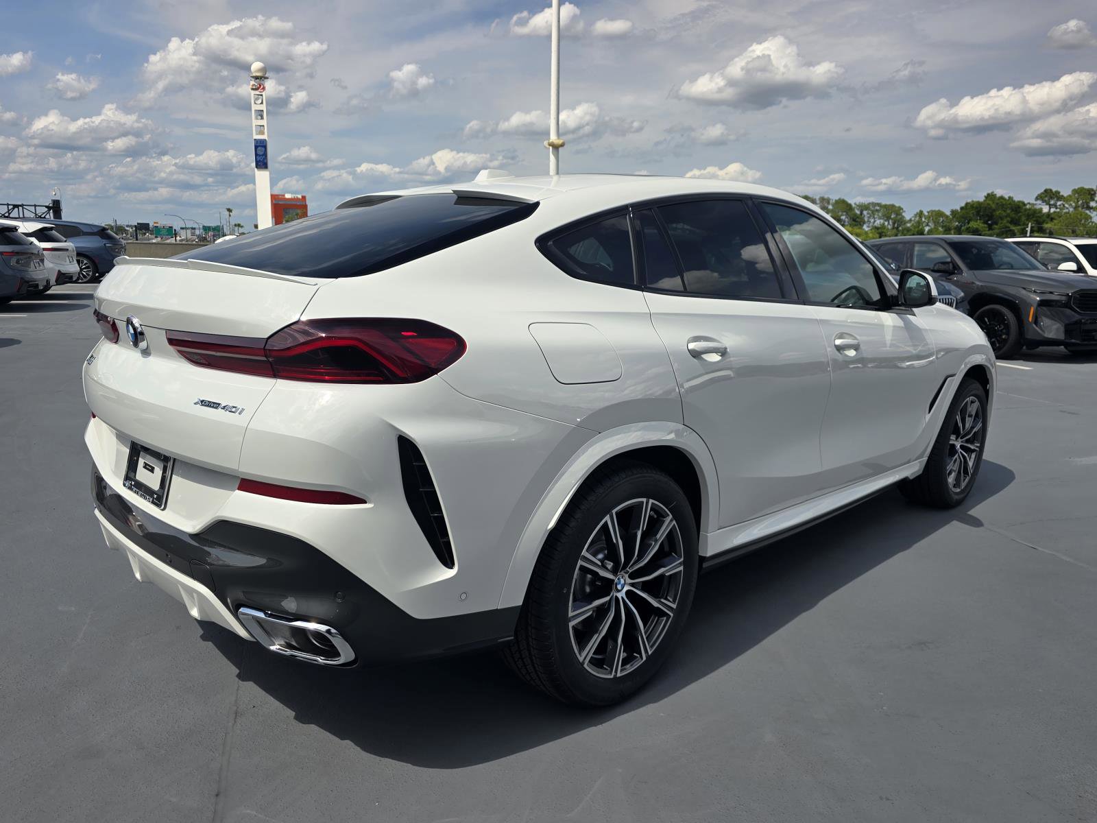 New 2027 BMW X6 xDrive40i AWD/4WD image 4