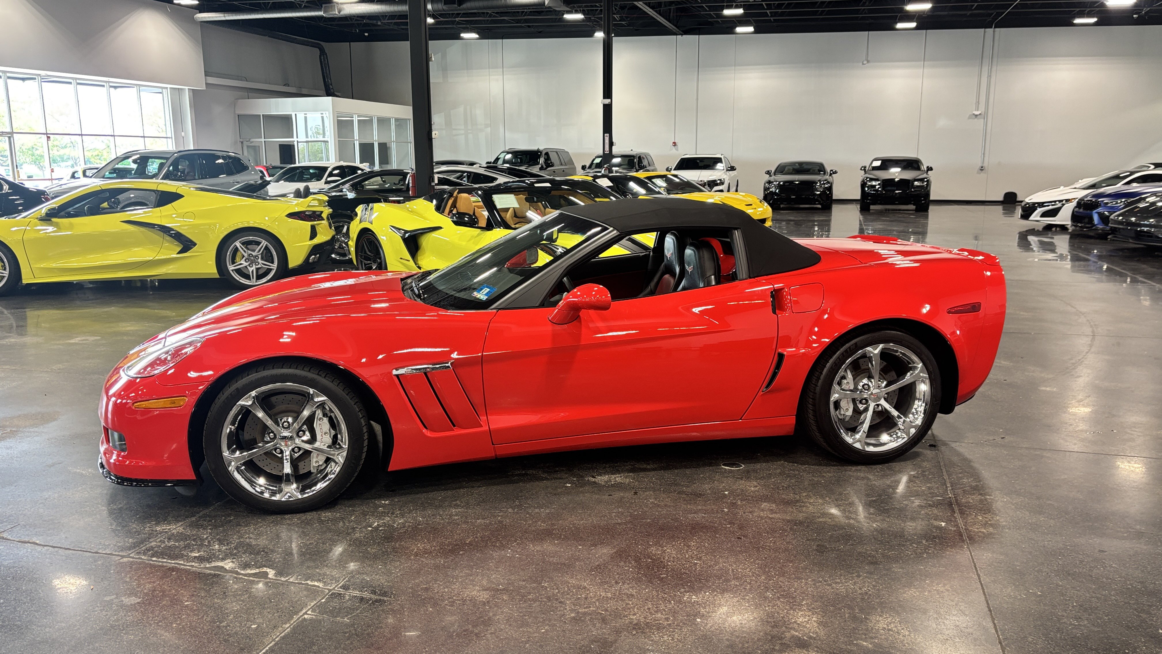 Used 2011 Chevrolet Corvette Grand Sport w/ Preferred Equipment Group RWD image 3