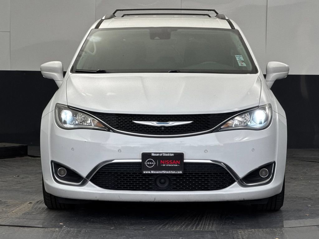 Used 2023 Chrysler Pacifica Touring-L image 8