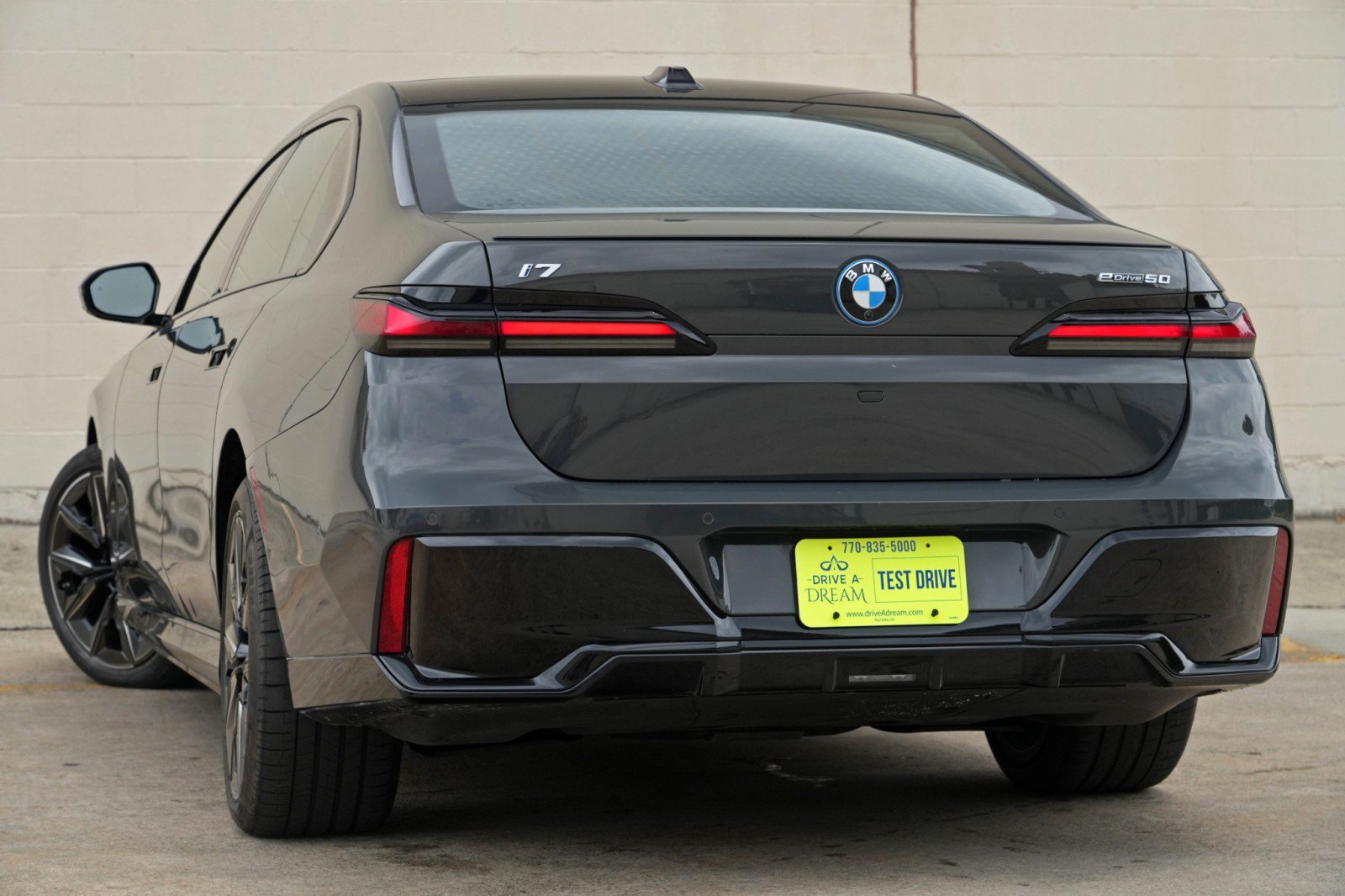 Used 2024 BMW i7 eDrive50 w/ M Sport Package RWD image 5