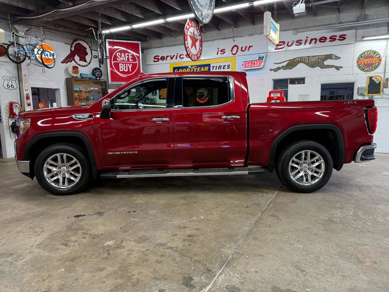 Used 2019 GMC Sierra 1500 SLT w/ SLT Premium Plus Package image 2