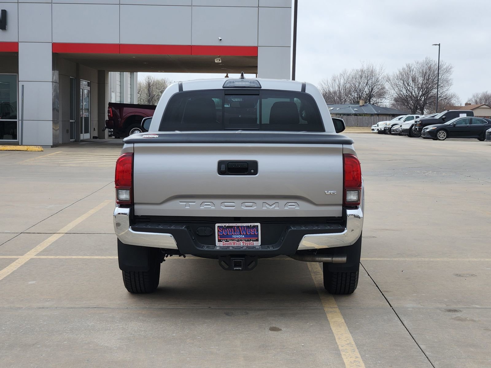 Used 2018 Toyota Tacoma SR5 image 8