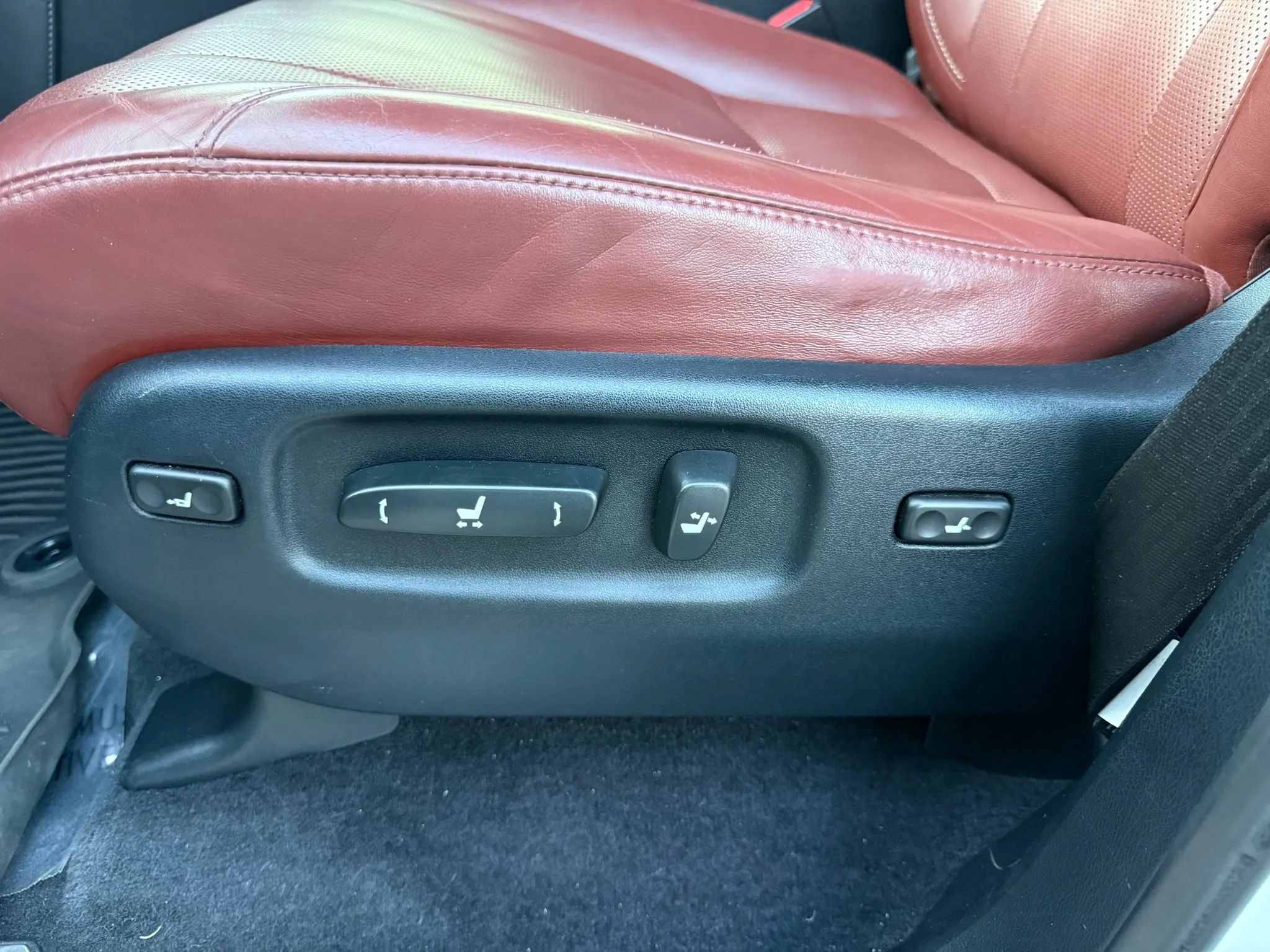 Used 2017 Lexus LX 570 4WD image 39