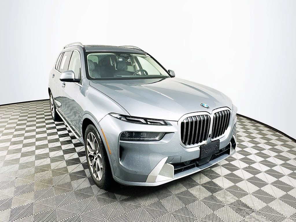Used 2023 BMW X7 xDrive40i w/ Executive Package image 2