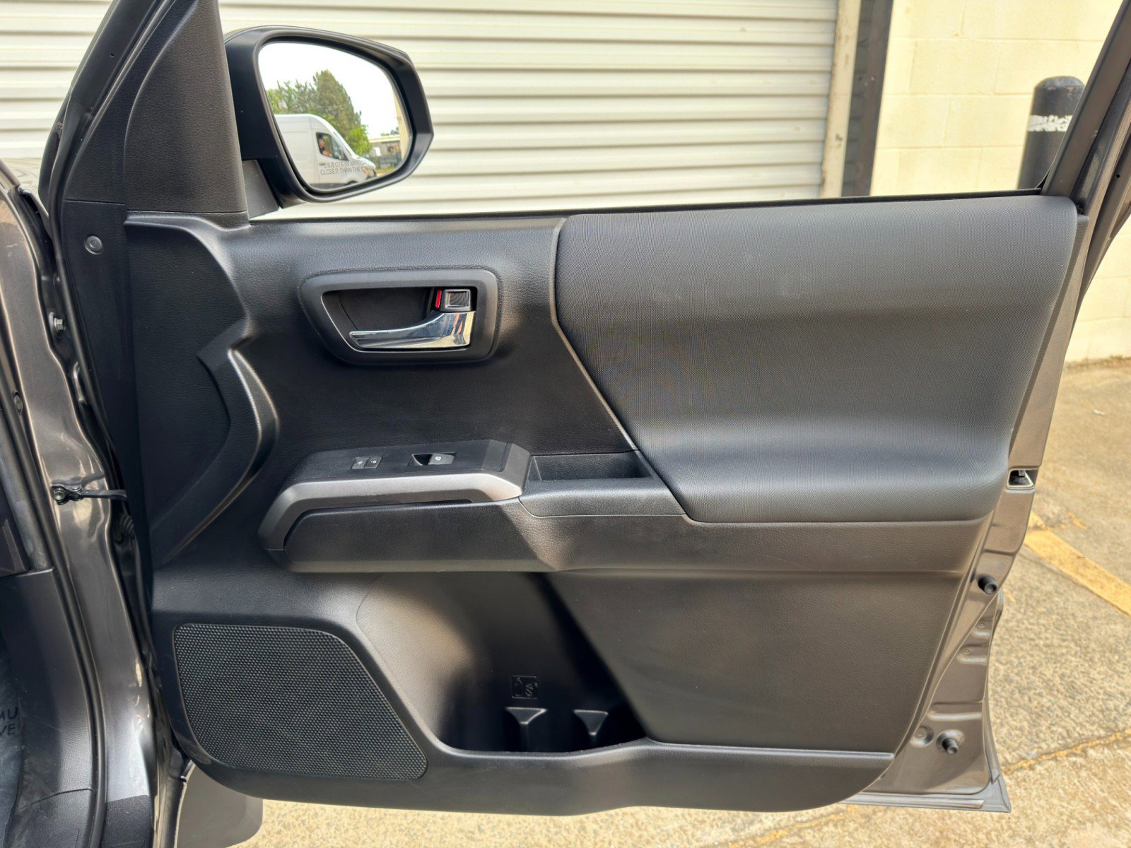 Used 2021 Toyota Tacoma TRD Sport w/ Technology Package RWD image 38