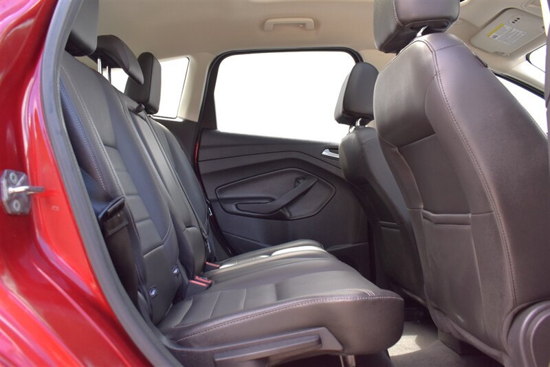 Used 2013 Ford C-MAX SEL FWD image 29