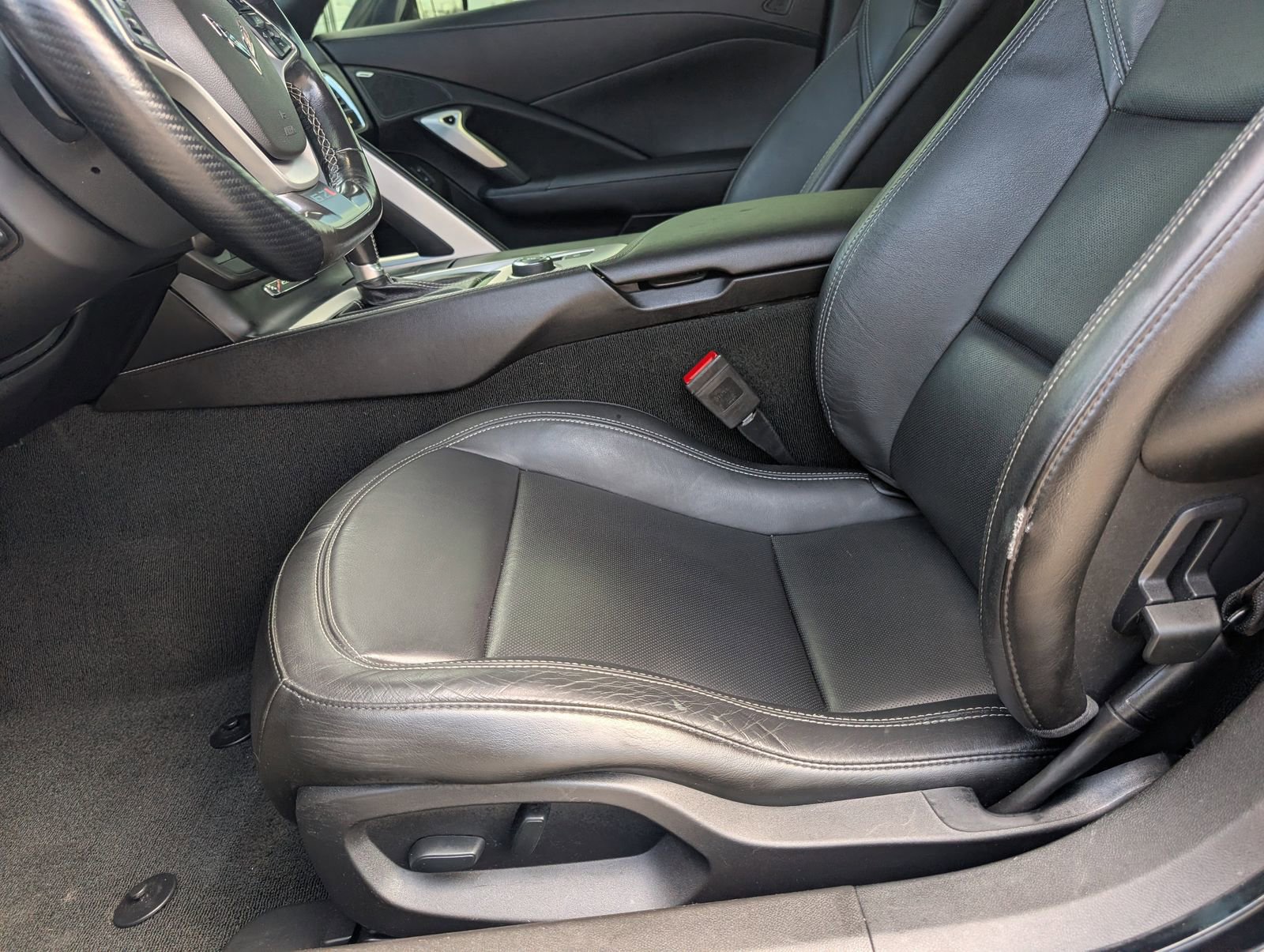 Used 2017 Chevrolet Corvette Stingray Coupe w/ 1LT image 15