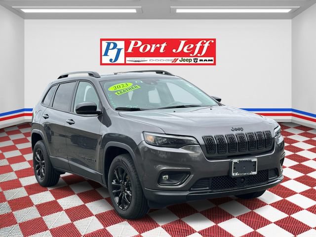 Certified 2023 Jeep Cherokee Altitude Lux AWD/4WD image 2