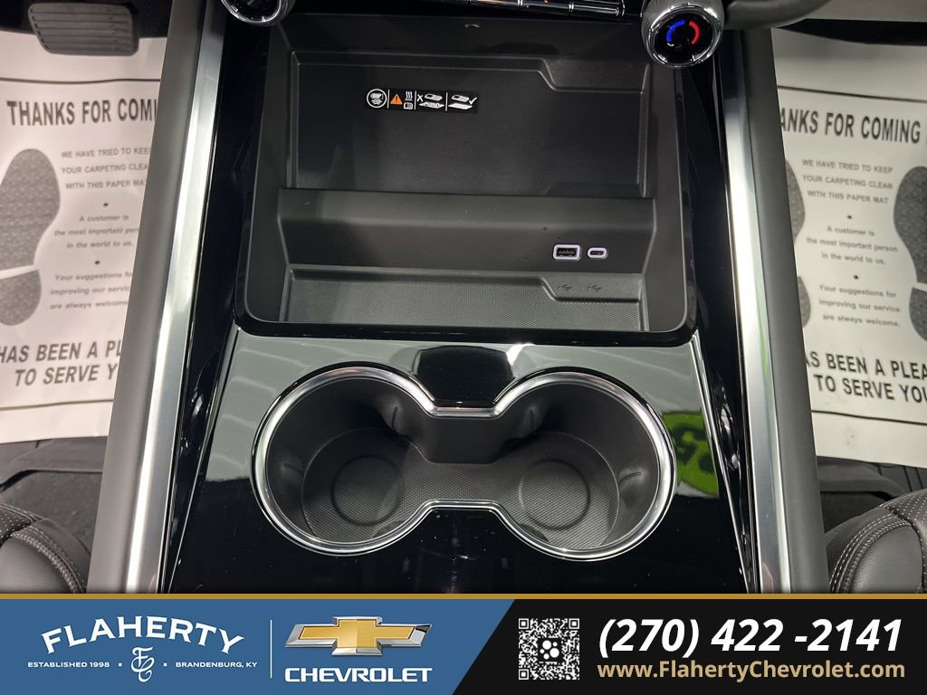 Used 2025 Chevrolet Suburban High Country image 32