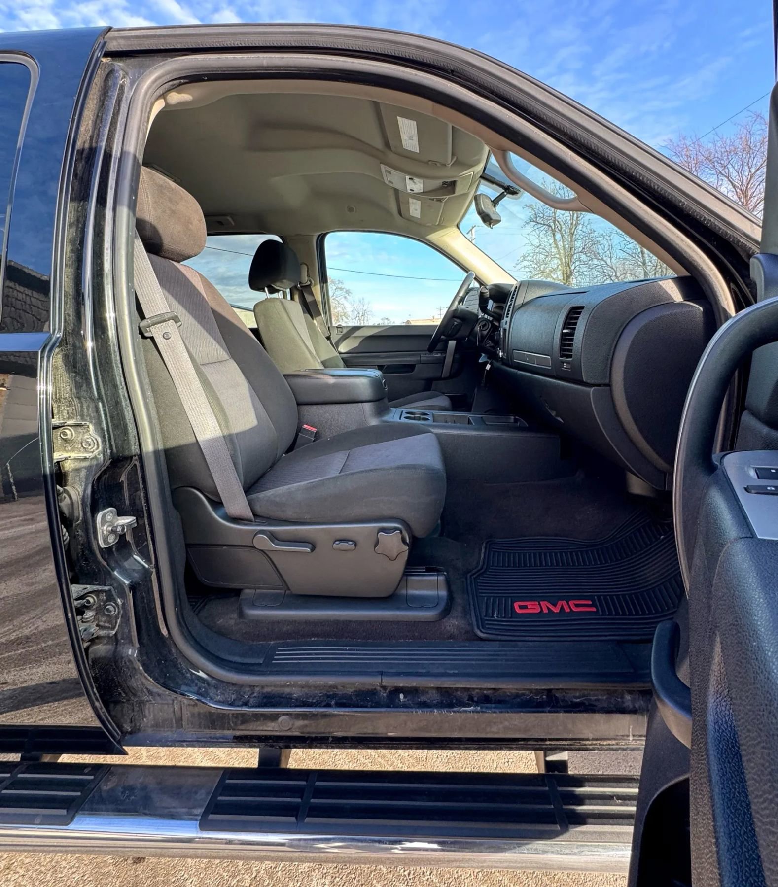 Used 2011 GMC Sierra 1500 SLE w/ Power Tech Package image 5