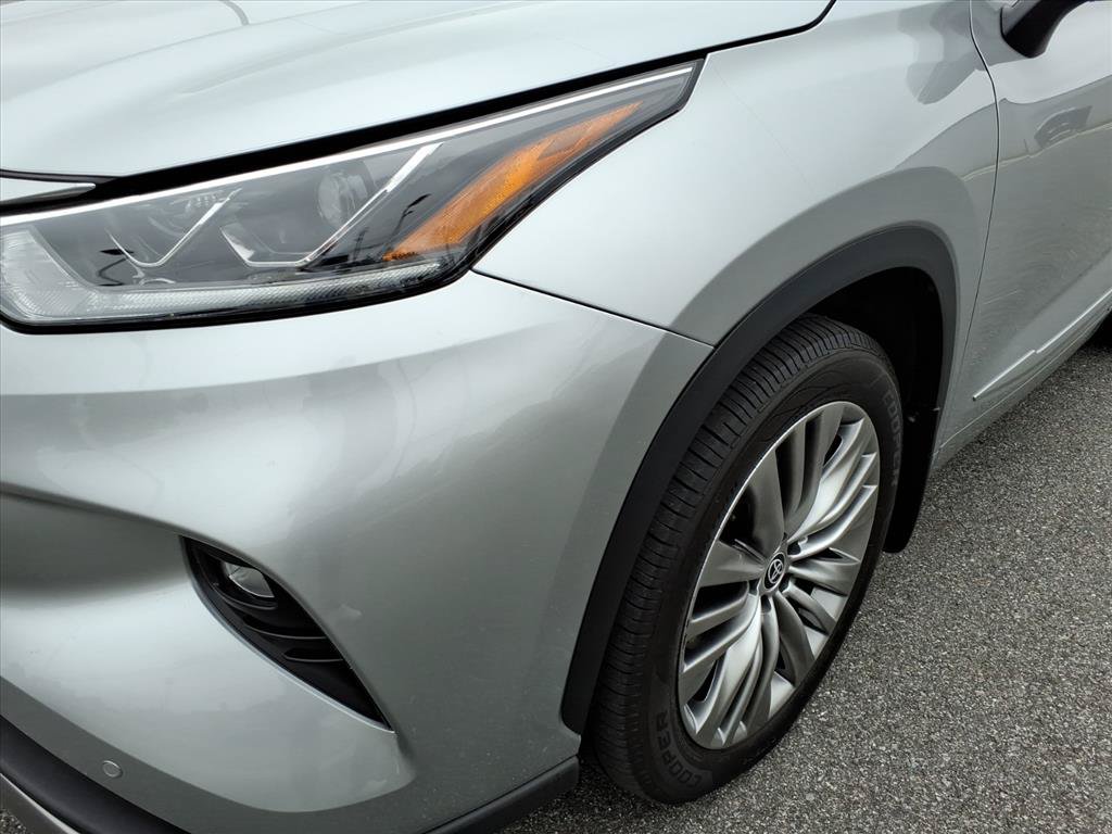 Used 2023 Toyota Highlander Platinum AWD/4WD image 8