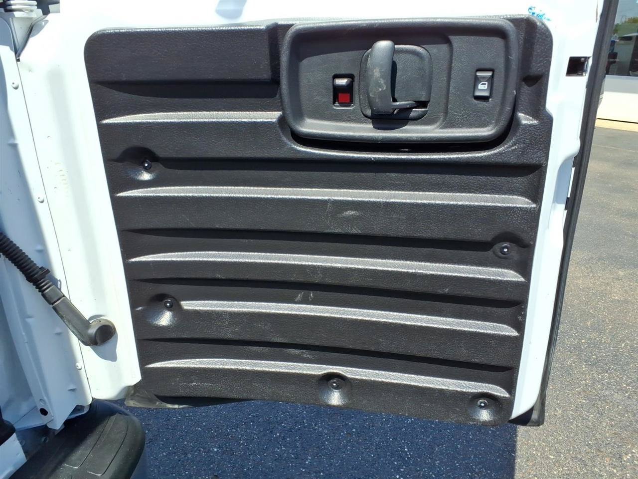 Used 2022 Chevrolet Express 2500 w/ Driver Convenience Package RWD image 17