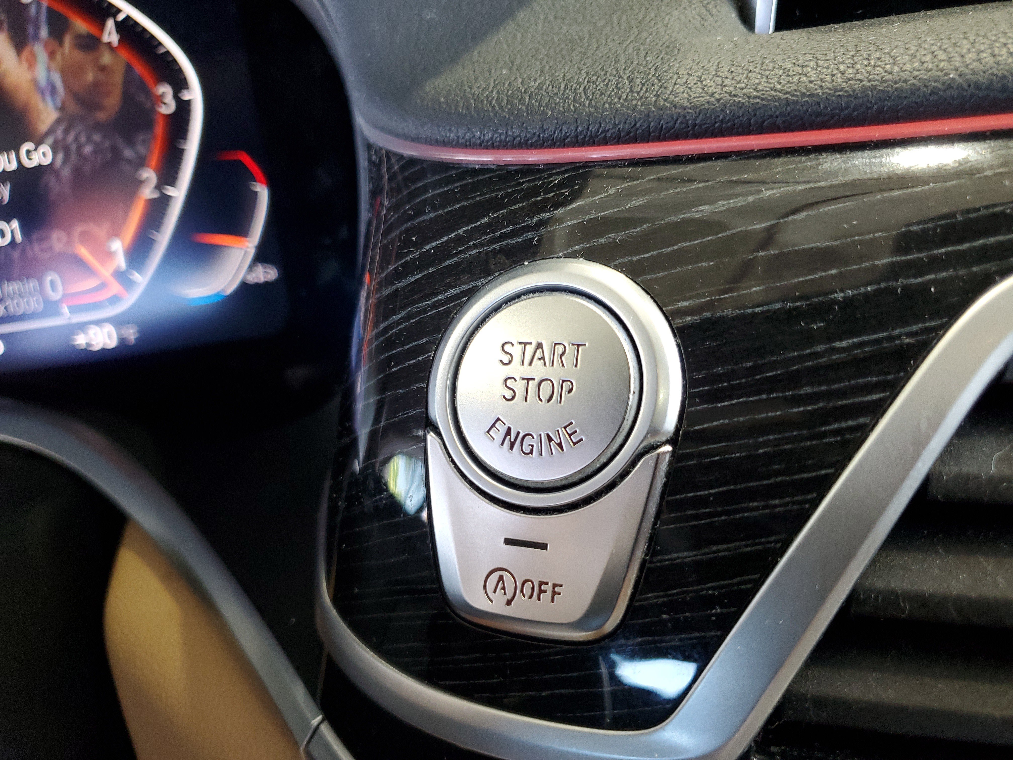 Used 2022 BMW 740i w/ M Sport Package RWD image 30