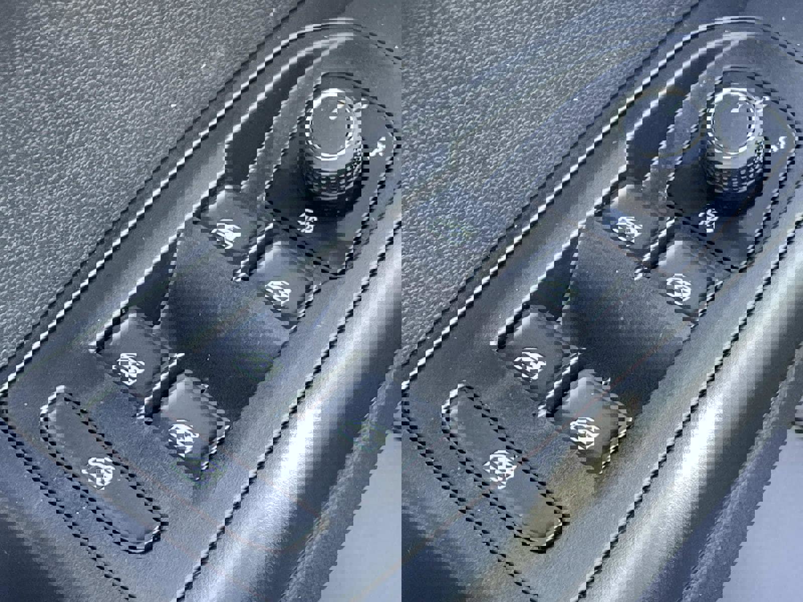 Certified 2025 Volkswagen Taos SE w/ Black Wheel Package FWD image 16