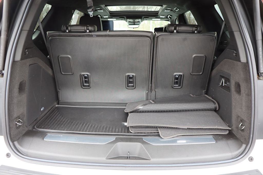 Used 2024 Cadillac Escalade Sport Platinum w/ LPO, ONYX Package image 31