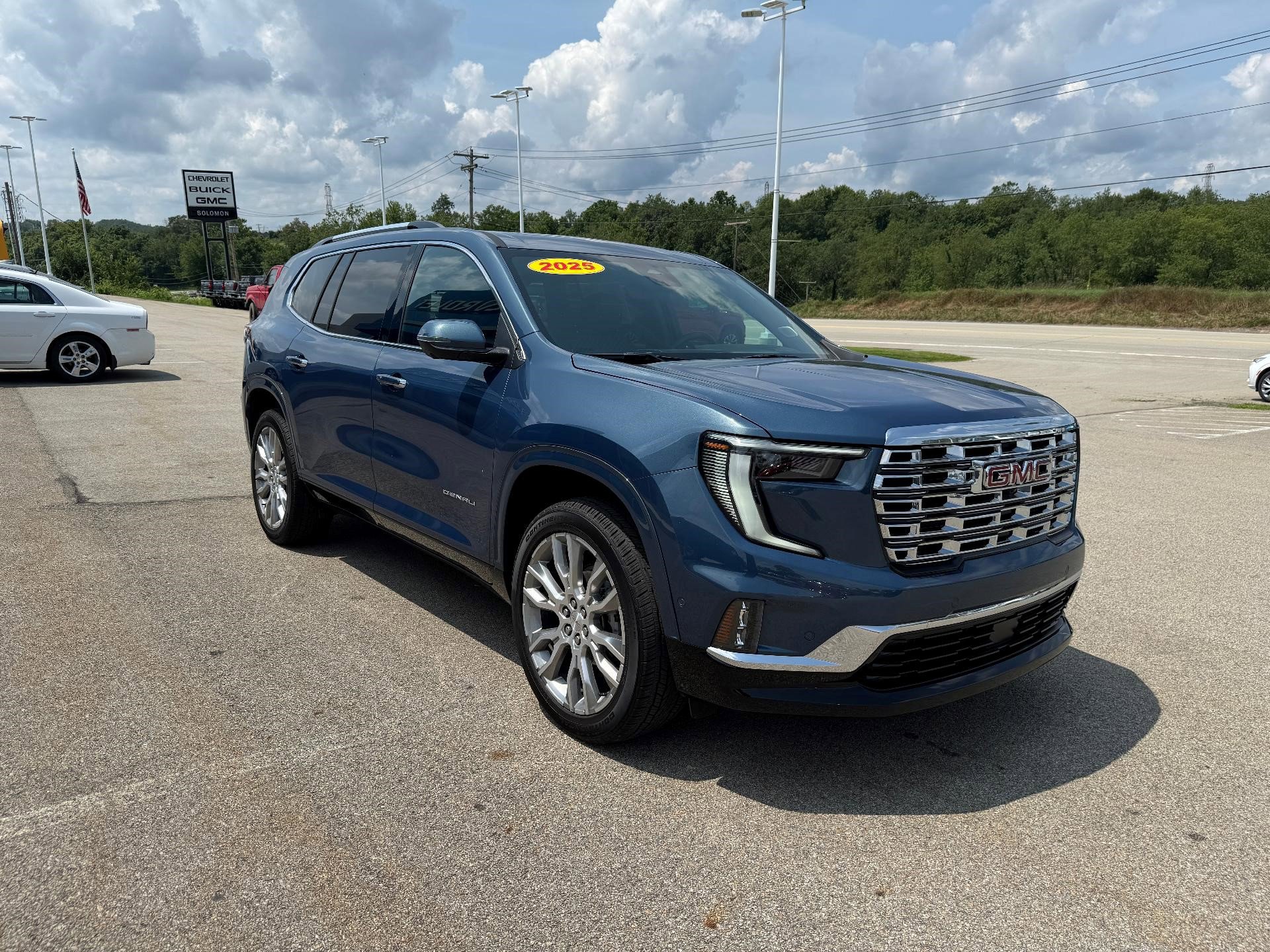 Certified 2025 GMC Acadia Denali w/ Super Cruise Package image 8