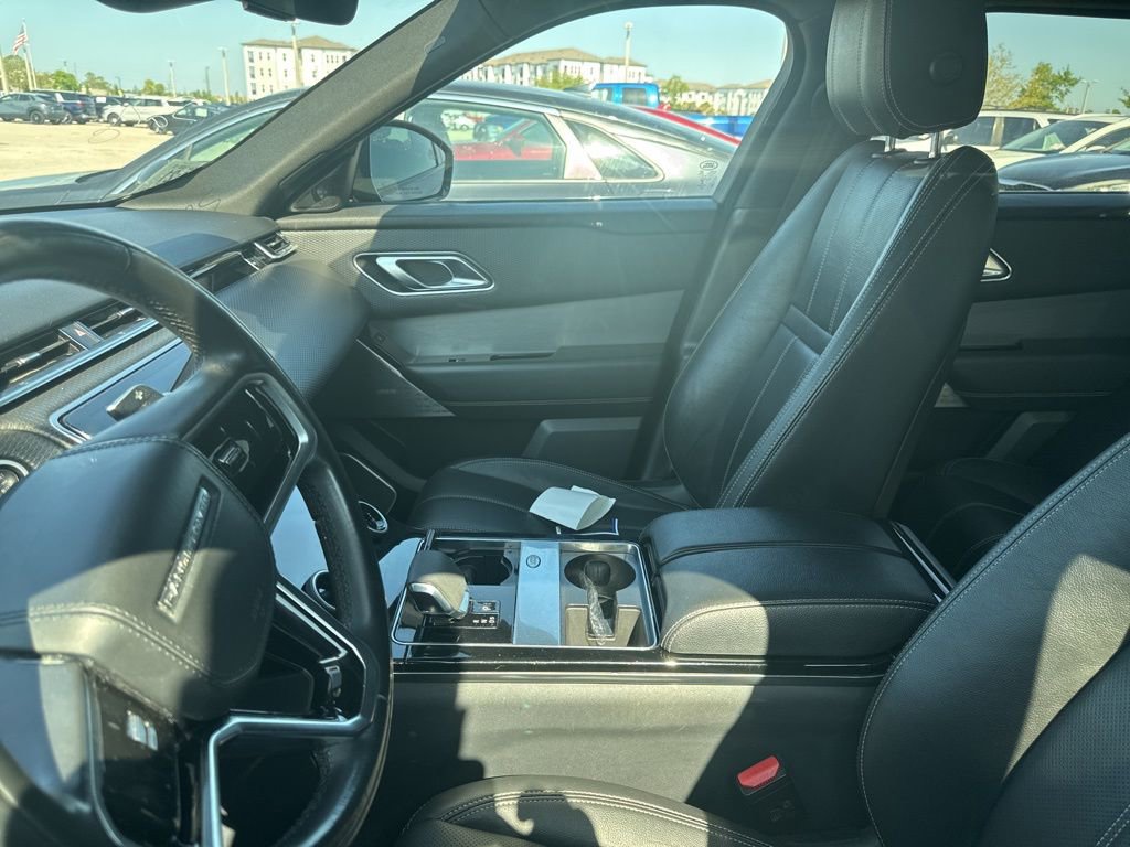 Used 2021 Land Rover Range Rover Velar R-Dynamic S image 7