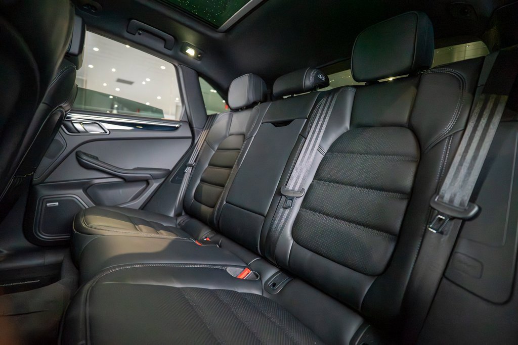 New 2026 Porsche Macan image 33