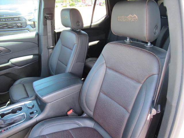 Used 2023 Chevrolet Traverse High Country FWD image 17