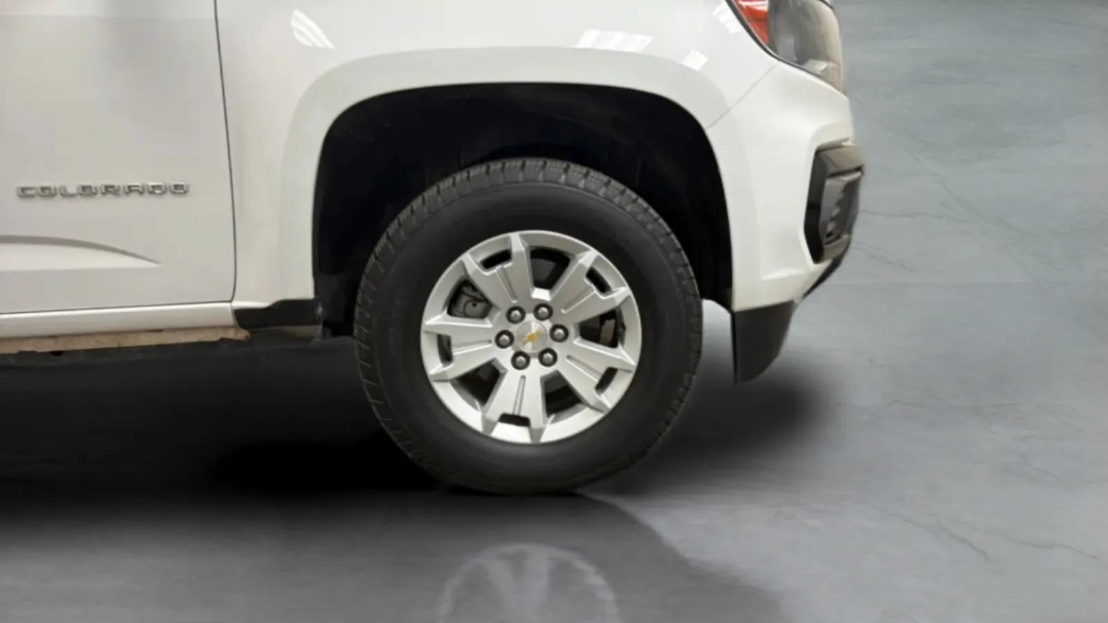 Used 2022 Chevrolet Colorado LT w/ Fleet Safety Package RWD image 23