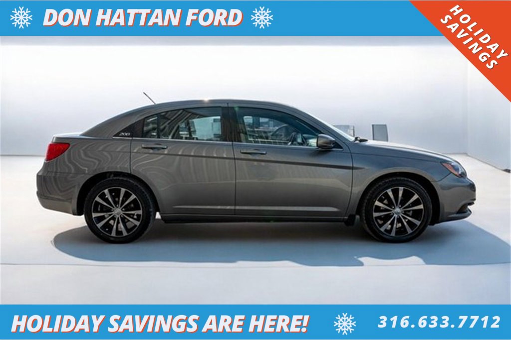 Used 2013 Chrysler 200 Limited image 31