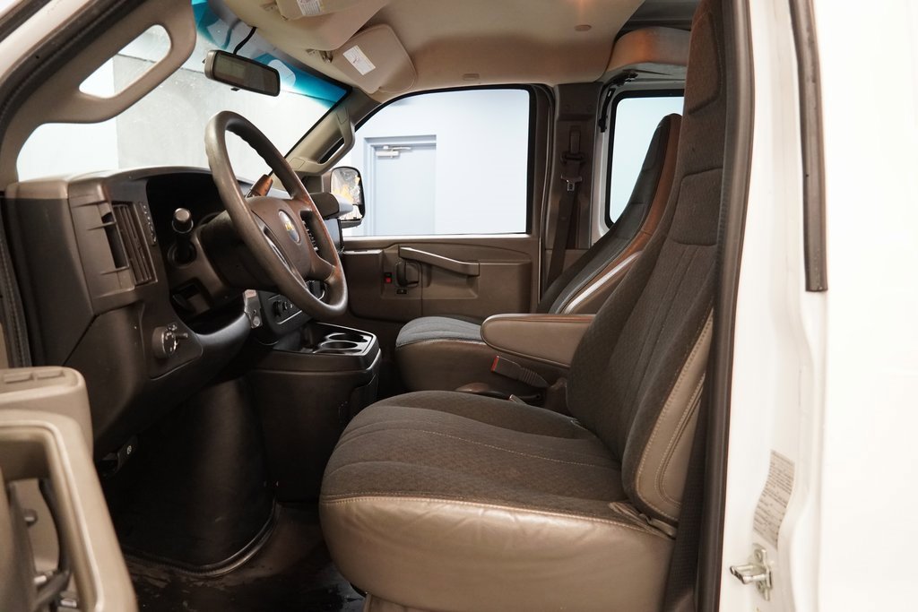 Used 2019 Chevrolet Express 2500 w/ Driver Convenience Package image 5