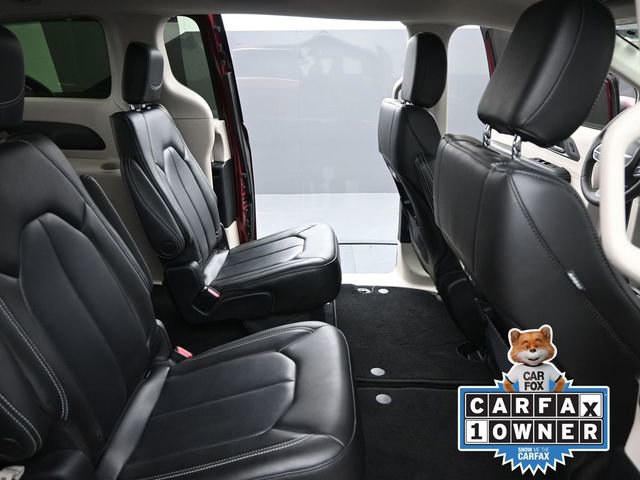 Used 2023 Chrysler Pacifica Touring-L image 20