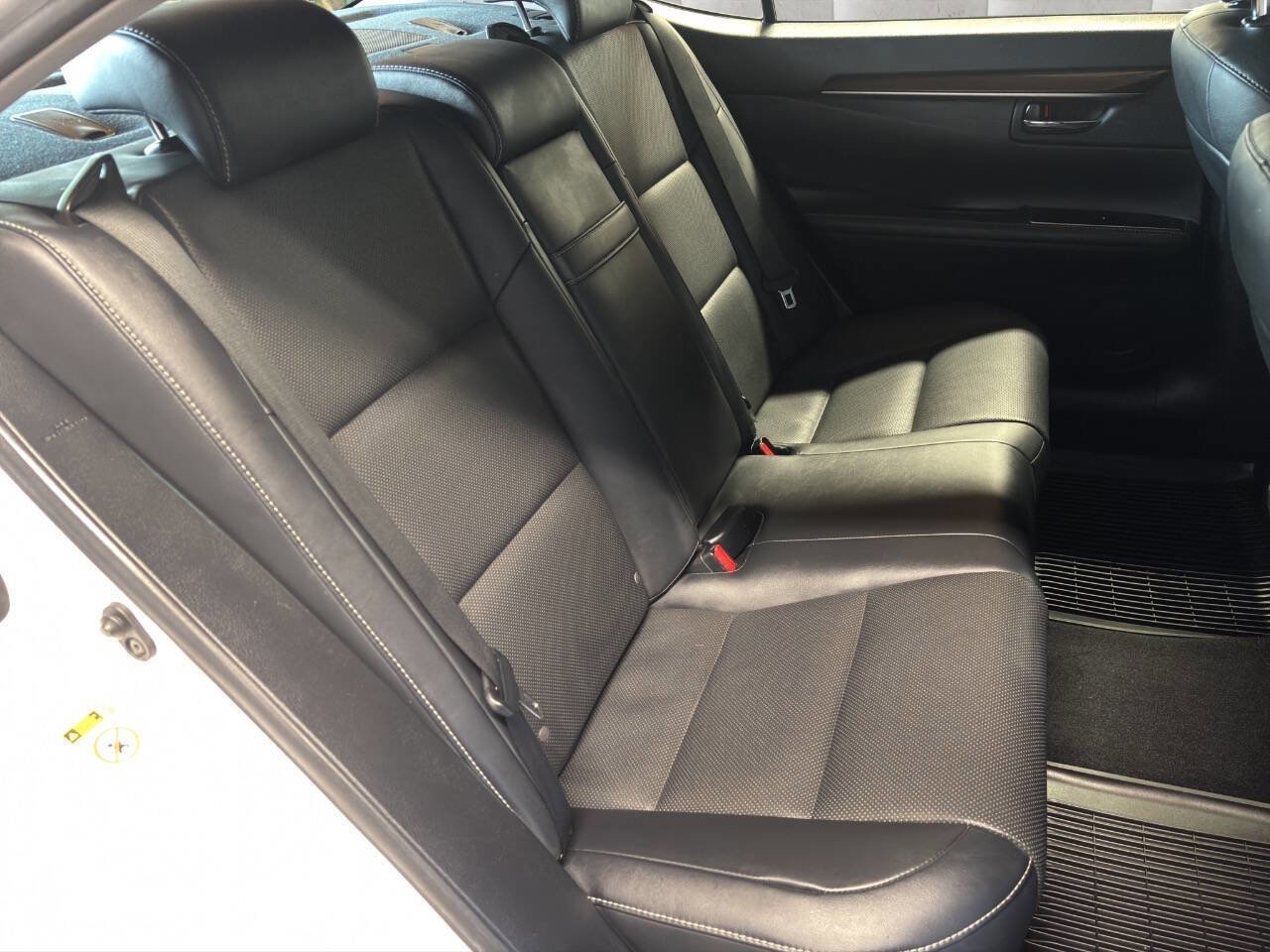Used 2016 Lexus ES 350 w/ Navigation System Package FWD image 16