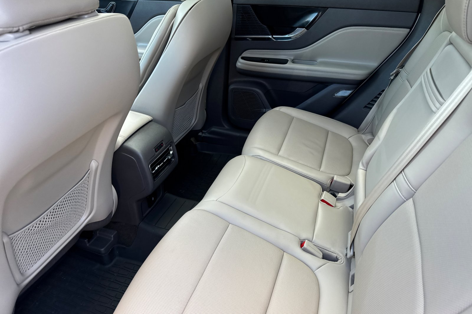 Certified 2022 Lincoln Corsair AWD w/ Premium Package image 12