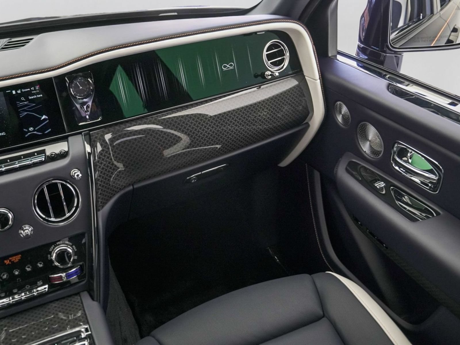 New 2026 Rolls-Royce Cullinan Black Badge AWD/4WD image 37