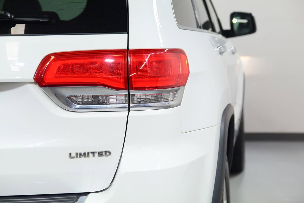 Used 2017 Jeep Grand Cherokee Limited AWD/4WD image 15