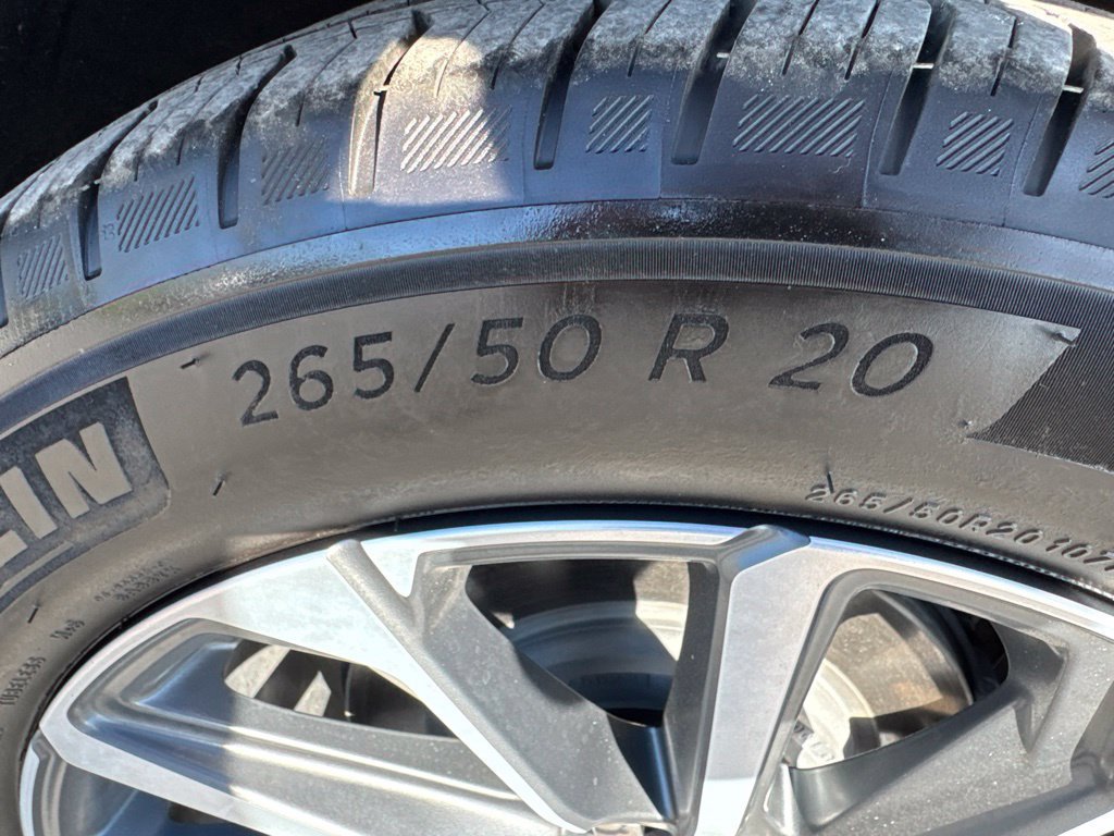Used 2024 Cadillac Lyriq Sport AWD/4WD image 33