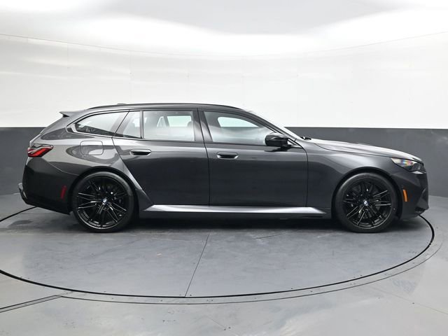 Used 2026 BMW M5 Touring image 3
