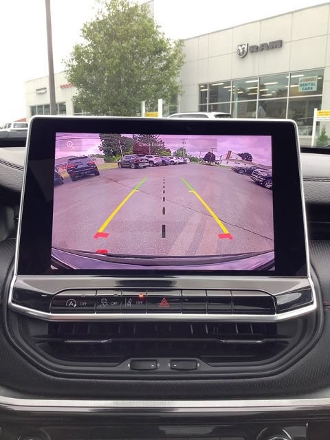Certified 2022 Jeep Compass Trailhawk w/ Sun and Sound Group AWD/4WD image 23