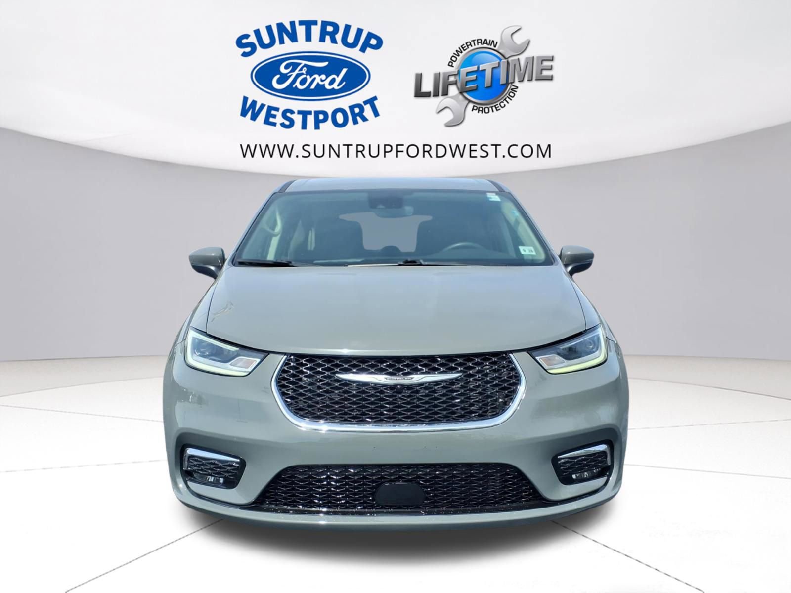 Used 2023 Chrysler Pacifica Touring-L image 30