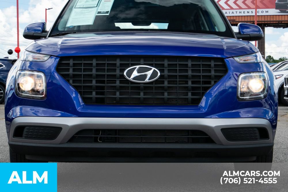 Certified 2025 Hyundai Venue SE image 7