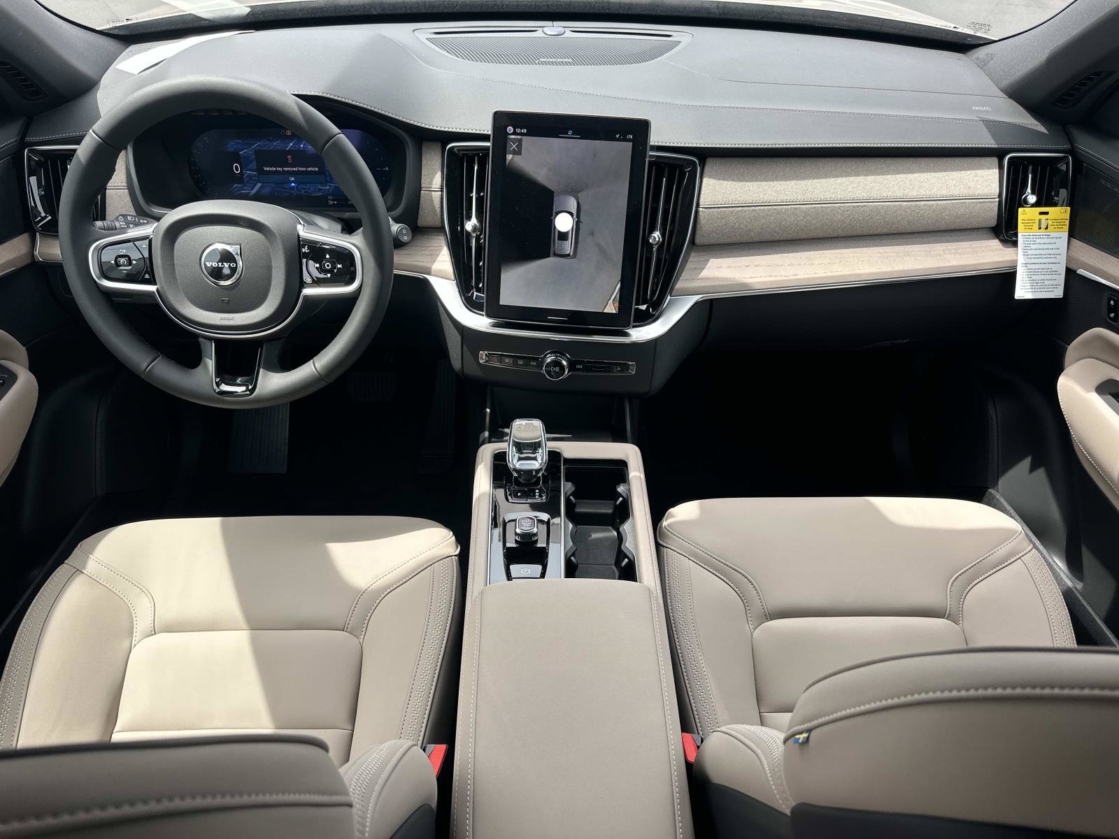 New 2026 Volvo XC90 T8 Plus w/ Protection Package Premier AWD/4WD image 7