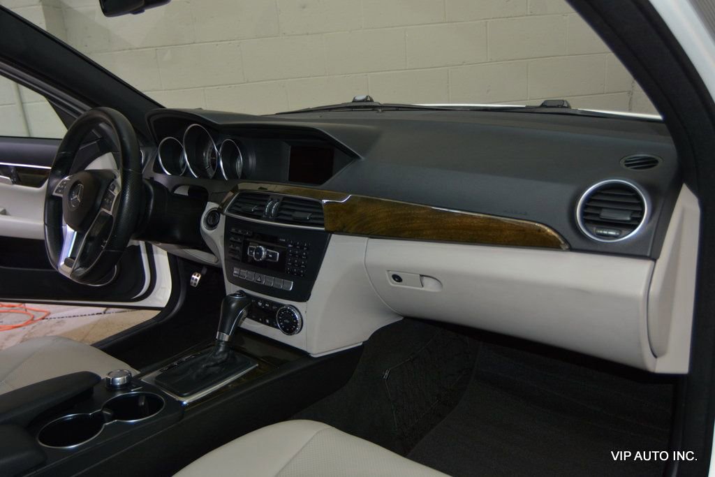Used 2013 Mercedes-Benz C 250 Sedan image 12