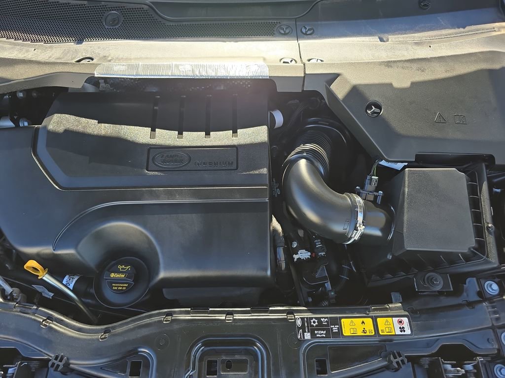Certified 2025 Land Rover Discovery Sport Dynamic SE AWD/4WD image 31
