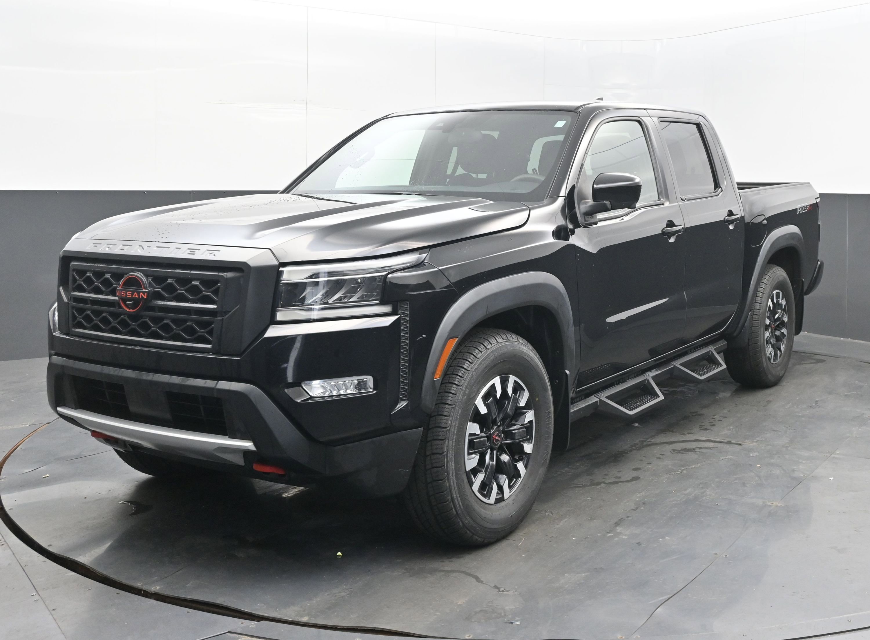 Used 2022 Nissan Frontier Pro-X image 4