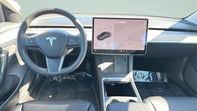 Used 2021 Tesla Model 3 Standard Range Plus RWD image 9