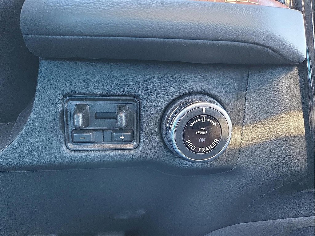 New 2026 Lincoln Navigator L Black Label image 17