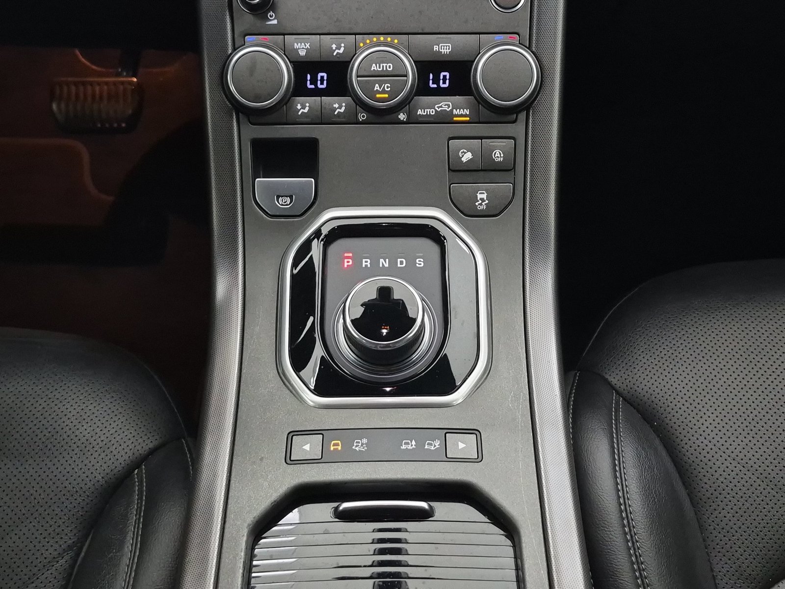 Used 2018 Land Rover Range Rover Evoque SE AWD/4WD image 13