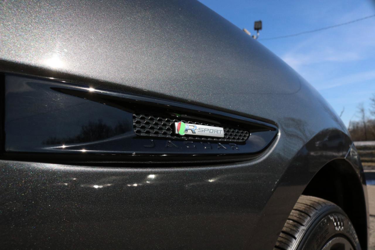 Used 2018 Jaguar F-PACE R-Sport AWD/4WD image 9